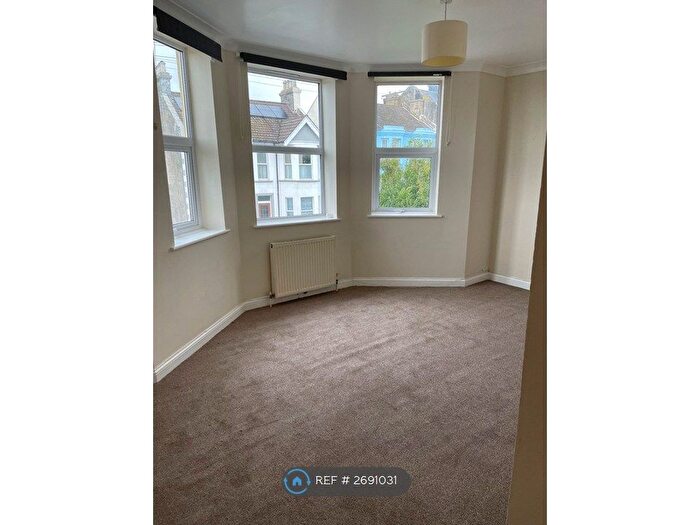 2 Bedroom Flat To Rent In Ashburnham Road, Hastings, TN35