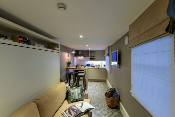 Studio To Rent In , Gloucester Place, London, NW1