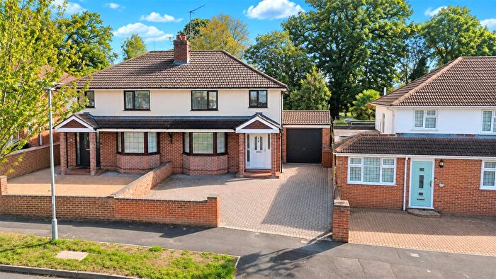 3 Bedroom Semi-Detached House For Sale In Haywood Way, Reading, Berkshire, RG30