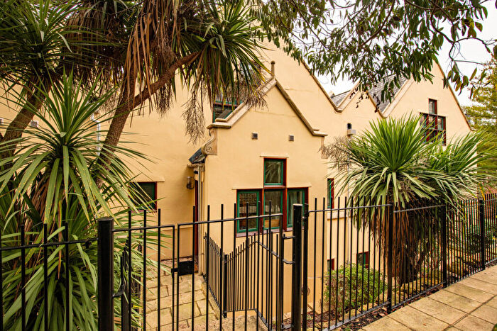 2 Bedroom Apartment For Sale In The Academy, Bath, BA2