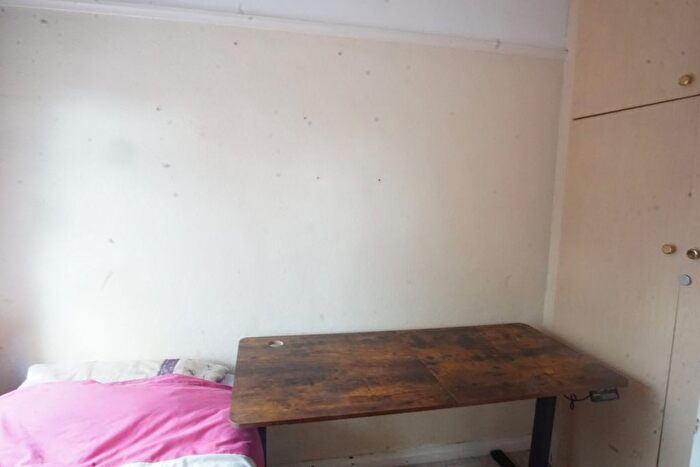 3 Bedroom Semi-Detached House For Sale In Whitton Avenue East, Greenford, UB6