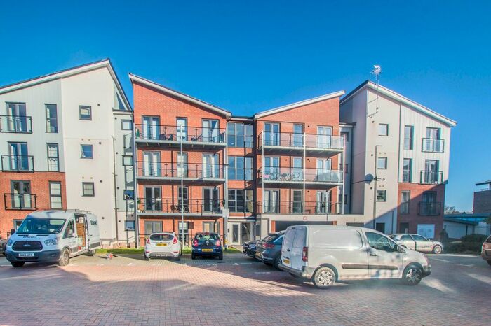 2 Bedroom Flat To Rent In Railway View, Ware, SG12