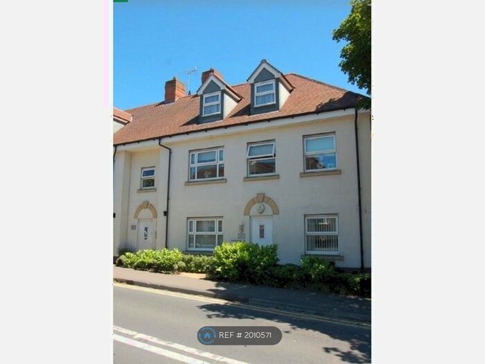 2 Bedroom Flat To Rent In Hockley Road, Rayleigh, SS6