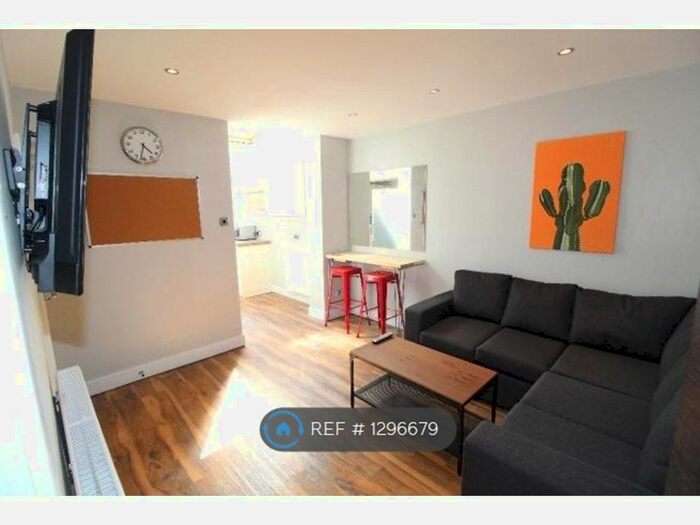 4 Bedroom Terraced House To Rent In Fylde Road, Preston, PR2