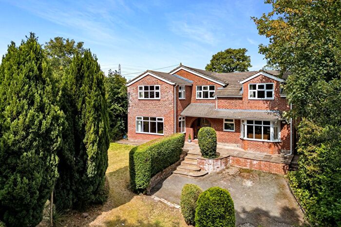 5 Bedroom Detached House For Sale In Hall Lane, Widnes, WA8