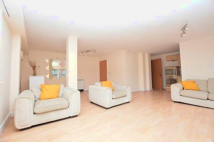 2 Bedroom Apartment To Rent In Royal Plaza, Eldon Street, Sheffield, S1