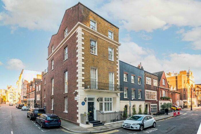 5 Bedroom Property To Rent In South Street, London, W1K