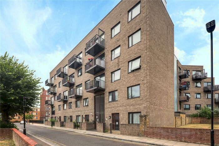 2 Bedroom Flat To Rent In Silver House, Shacklewell Road, London, N16