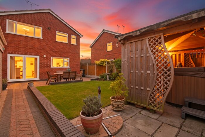 3 Bedroom Detached House For Sale In Hawthornden Gardens, Uttoxeter, ST14