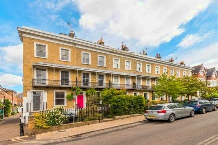 5 Bedroom Detached House To Rent In Richmond Hill, Richmond, TW10