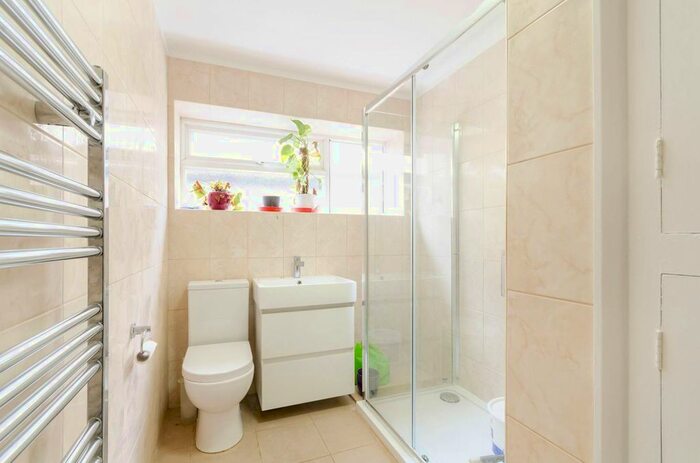 2 Bedroom Flat To Rent In Sandal Road, New Malden, KT3