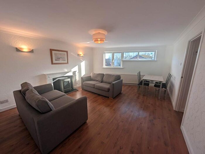 2 Bedroom Flat To Rent In Elizabeth Court, Lake Road East, Cardiff, CF23