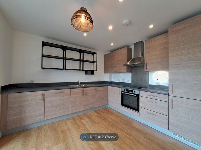 3 Bedroom Flat To Rent In Powell Road, London, E5
