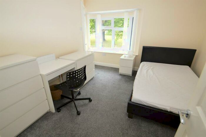 4 Bedroom House To Rent In Umberslade Road, Selly Oak, Birmingham, B29