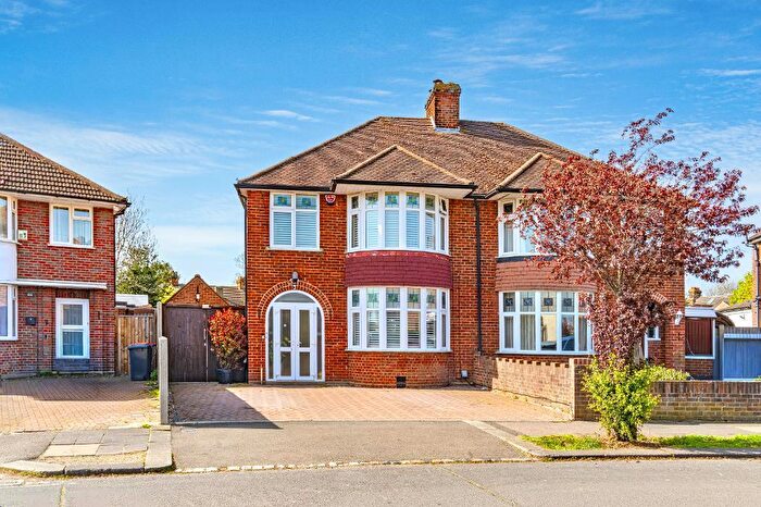 3 Bedroom Semi Detached House For Sale In Risborough Road, Bedford, MK41