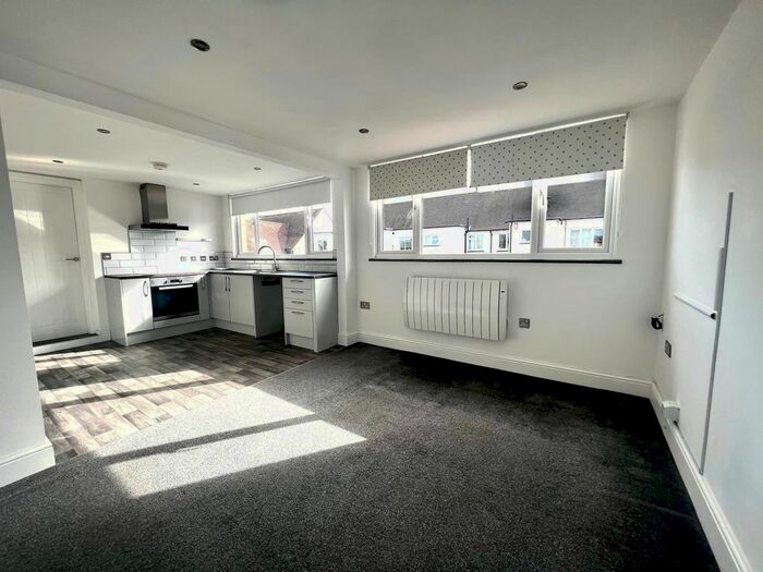 1 Bedroom Flat To Rent In Woodbridge Road East, Rushmere St. Andrew, Ipswich, IP4