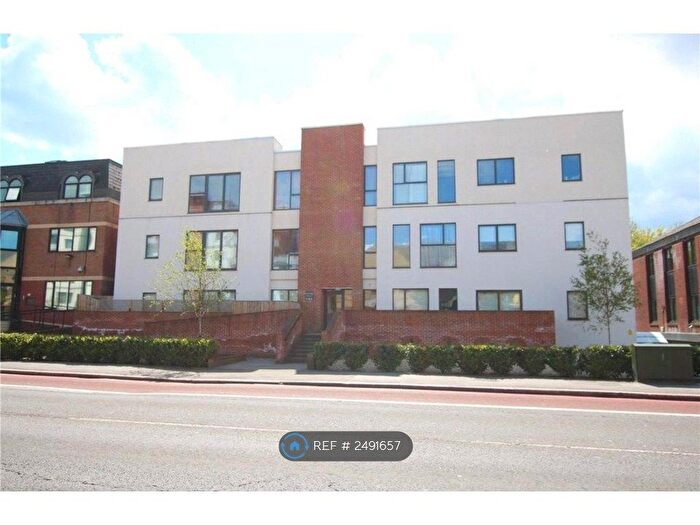 2 Bedroom Flat To Rent In Sovereign Court, Reading, RG1