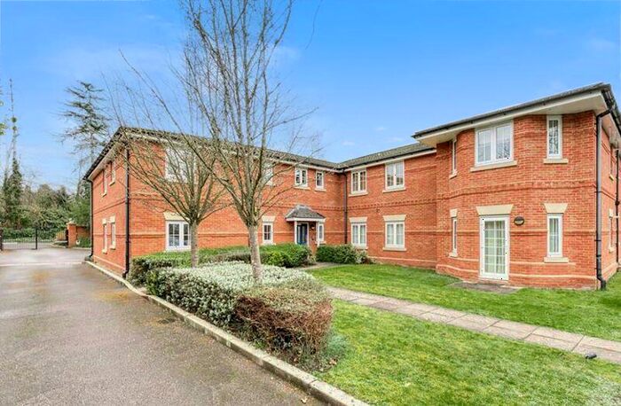 2 Bedroom Apartment For Sale In London Road, Sunningdale, Ascot, SL5