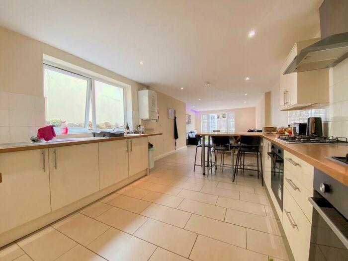 10 Bedroom Terraced House To Rent In Ruthin Gardens, Cathays, CF24