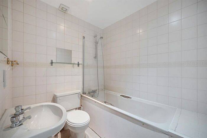 1 Bedroom Property To Rent In South Lambeth Road, London, SW8