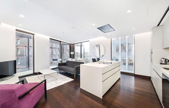 2 Bedroom Flat To Rent In Kings Gate Walk, London, SW1E