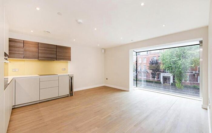 2 Bedroom Apartment To Rent In Finchley Road, Hampstead, London, NW3