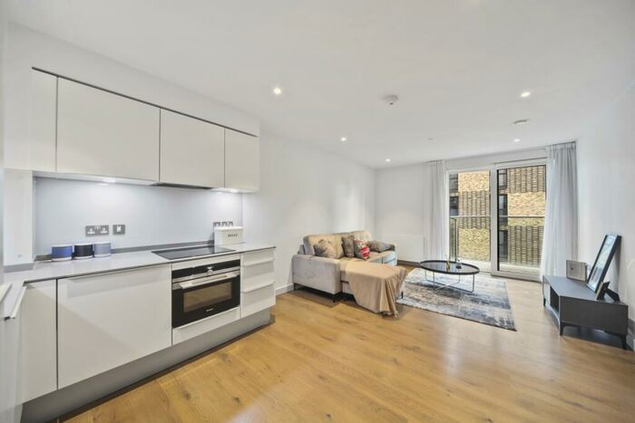 2 Bedroom Apartment To Rent In Mawes House, SE17