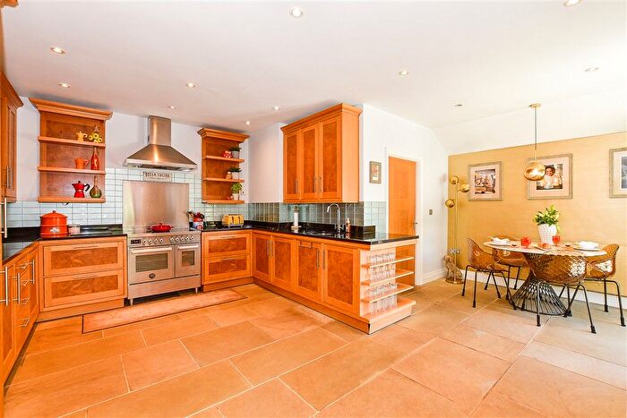 5 Bedroom Detached House For Sale In Hartfield Road, Cowden, Edenbridge, Kent, TN8