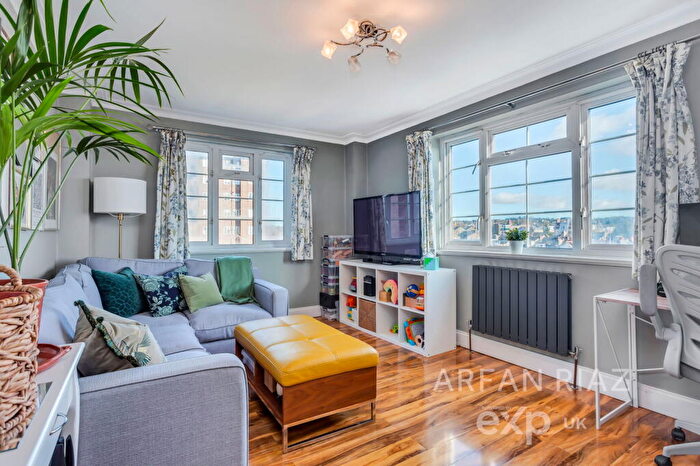 2 Bedroom Flat To Rent In Ashford Court, Ashford Road, Cricklewood, London, NW2