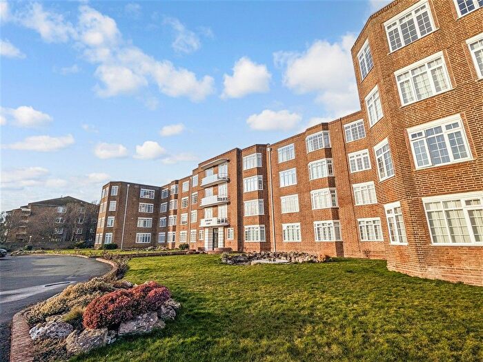 2 Bedroom Flat For Sale In Boundary Road, Worthing, West Sussex, BN11