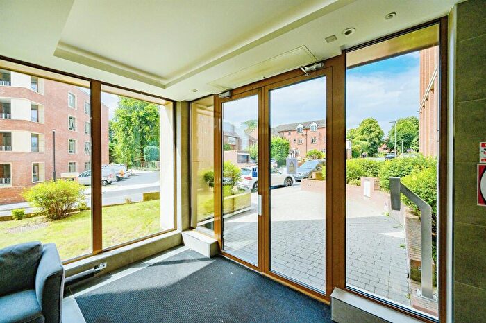 1 Bedroom Apartment For Sale In Grosvenor Road, St. Albans, AL1