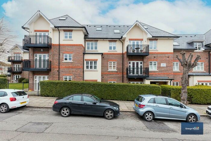 1 Bedroom Apartment To Rent In Chelmsford Road, London, N14