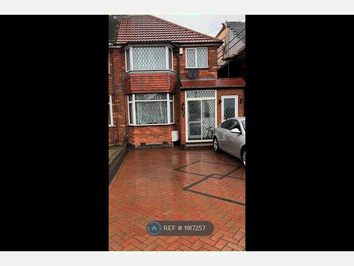 3 Bedroom Semi-Detached House To Rent In Wellsford Avenue, Solihull, B92