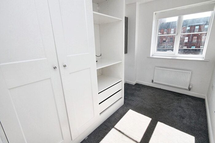 4 Bedroom Town House To Rent In Oakhurst Drive, Wardle, OL12