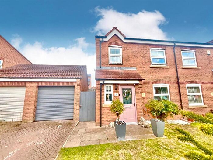 3 Bedroom Semi-Detached House For Sale In Cygnet Close, Hornsea, HU18