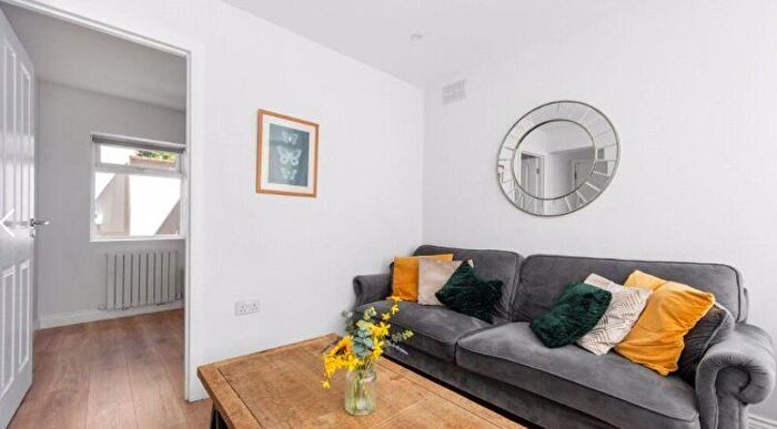 3 Bedroom Terraced House For Sale In Kirkton Road, London, N15