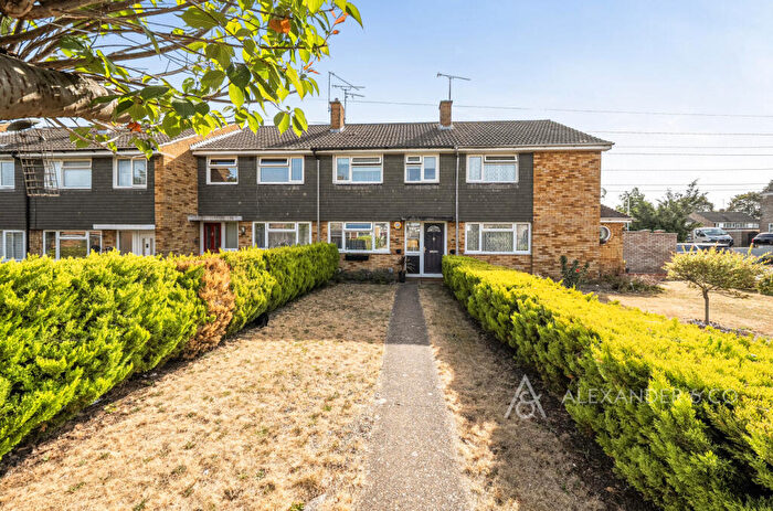 3 Bedroom Terraced House For Sale In Hebden Close, Luton, LU4