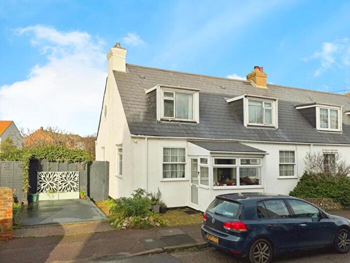 3 Bedroom Semi Detached House For Sale In Range Road, Hythe, CT21