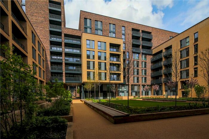 1 Bedroom Flat To Rent In Greyhound Parade, Wimbledon Grounds, London, SW17