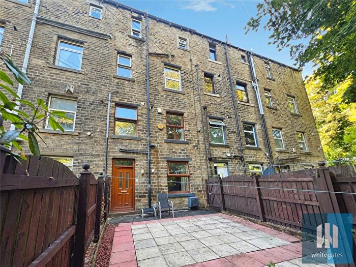 1 Bedroom Terraced House For Sale In Emmanuel Terrace, Lockwood, Huddersfield, HD4