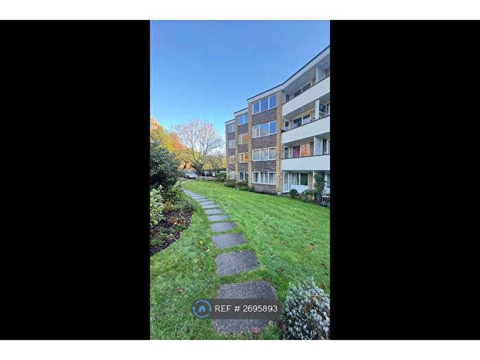 2 Bedroom Flat To Rent In Redcourt, Southampton, SO16