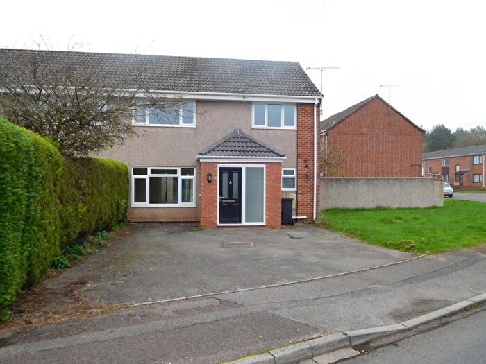 3 Bedroom Semi-Detached House To Rent In Celestine Road, Yate, BS37