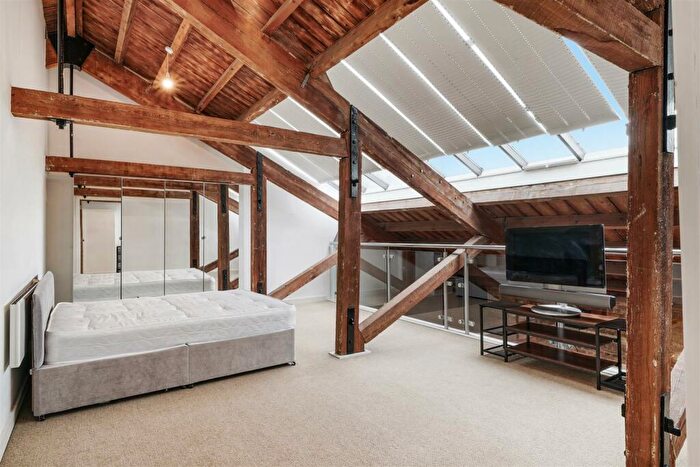 2 Bedroom Apartment For Sale In Warehouse W, Royal Victoria Dock, E16