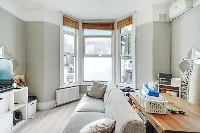 1 Bedroom Flat To Rent In Whitworth Road, London, SE25