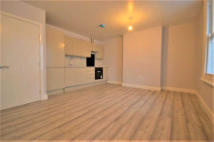 3 Bedroom Flat To Rent In Fifth Avenue, London, W10