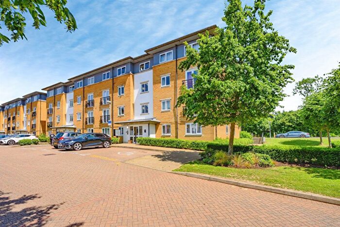 2 Bedroom Flat For Sale In Ovaltine Drive, Kings Langley, WD4
