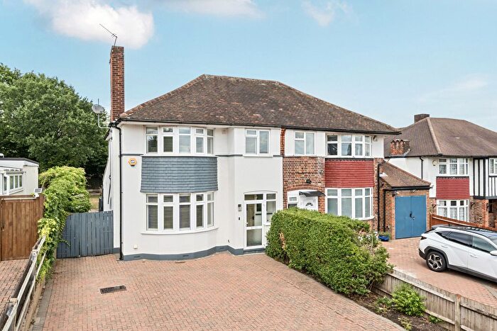 3 Bedroom Semi-Detached House For Sale In Winn Road, Lee, SE12