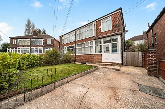 3 Bedroom Semi Detached House For Sale In Edgefield Avenue, Blackley, Manchester, M9