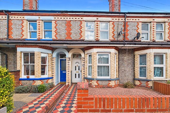 3 Bedroom Terraced House For Sale In Liverpool Road, Reading, Berkshire, RG1
