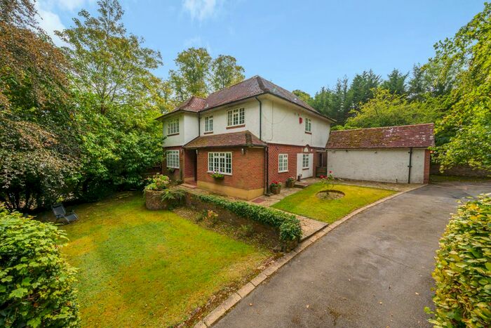 4 Bedroom Detached House For Sale In Troutstream Way, Rickmansworth, WD3